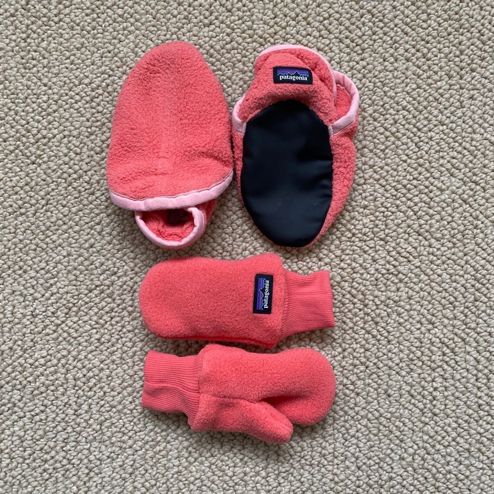Patagonia Baby Synchilla Fleece Mittens & Booties